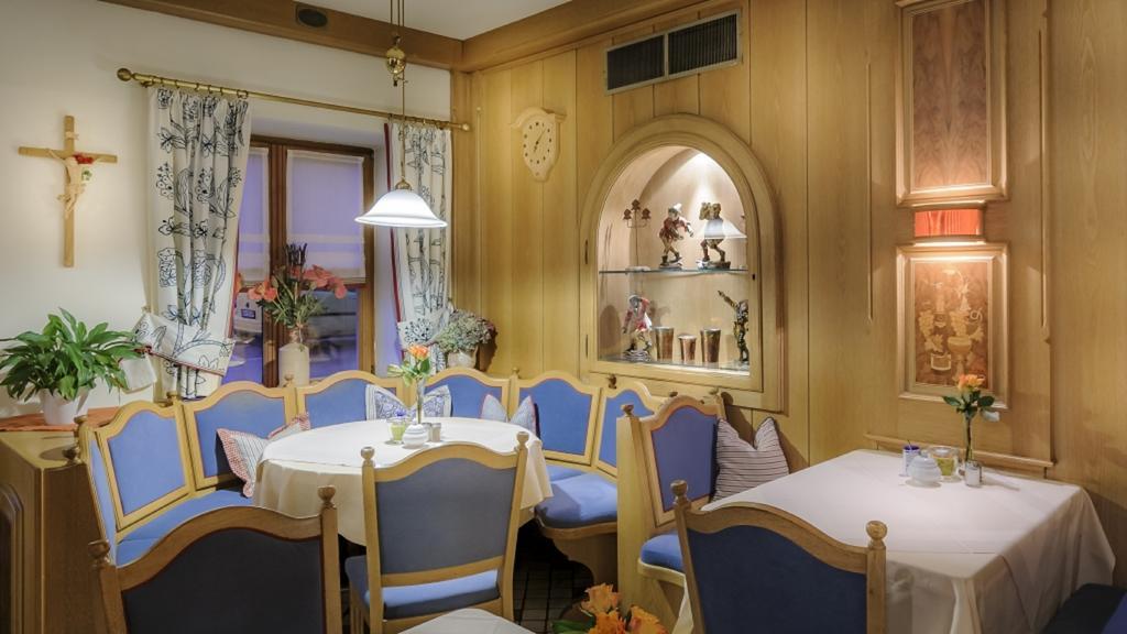 Restaurant-Cafe-Pension Himmel Ландсхут Экстерьер фото